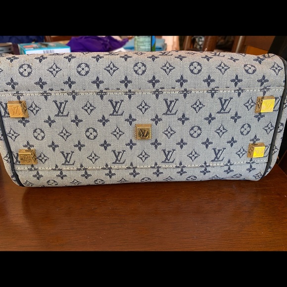Authentic Louis Vuitton hardly used vintage purse! Known as Josephine (?) - Picture 4 of 14